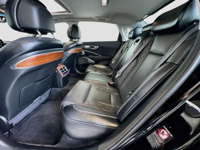 2020 Kia K900 Luxury