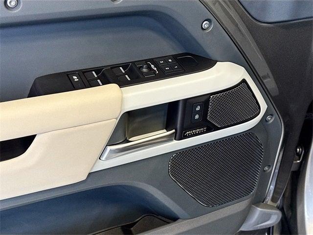 2023 Land Rover Defender 110 SE