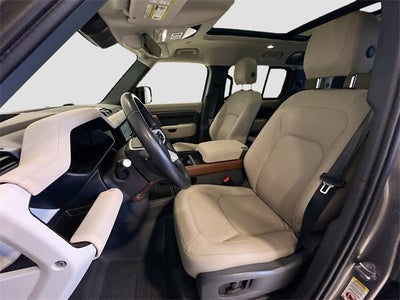 2023 Land Rover Defender 110 SE