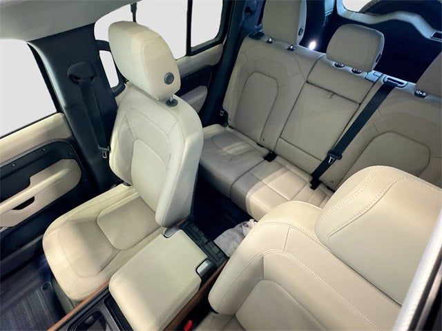 2023 Land Rover Defender 110 SE
