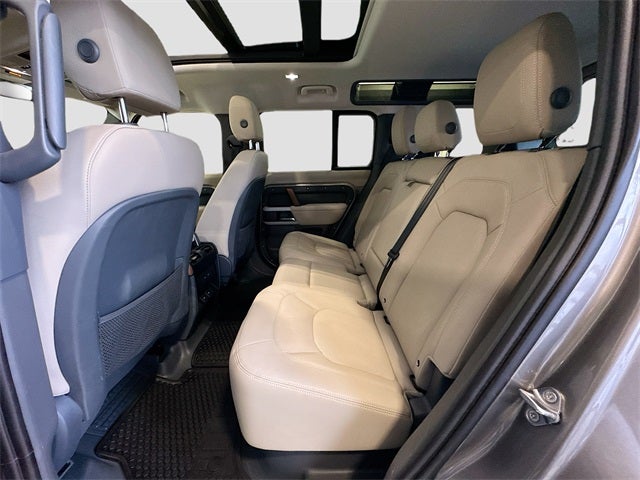 2023 Land Rover Defender 110 SE