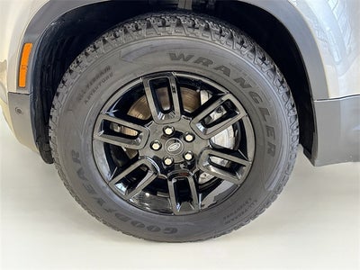 2023 Land Rover Defender 110 SE