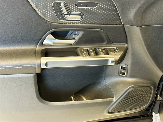 2025 Mercedes-Benz GLB GLB 250 4MATIC®