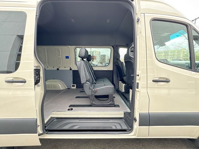 2025 Mercedes-Benz Sprinter 2500 Crew 144 WB