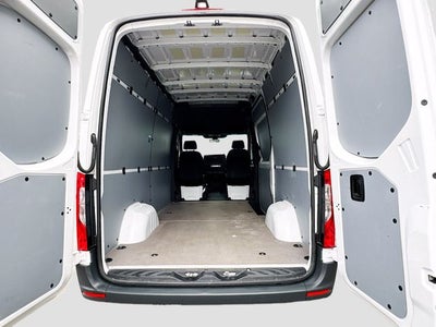 2022 Mercedes-Benz Sprinter 2500 Cargo 144 WB