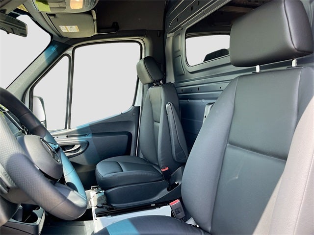 2025 Mercedes-Benz Sprinter 2500 Cargo 144 WB