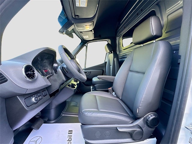 2025 Mercedes-Benz Sprinter 2500 Cargo 144 WB