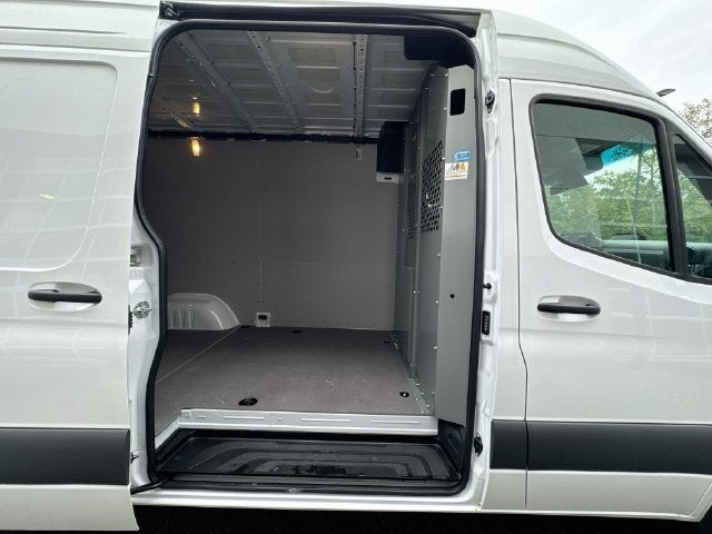2025 Mercedes-Benz Sprinter 2500 Cargo 144 WB