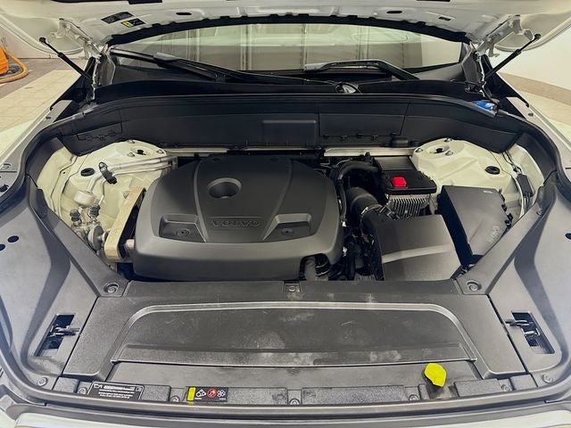 2020 Volvo XC90 T5 R-Design