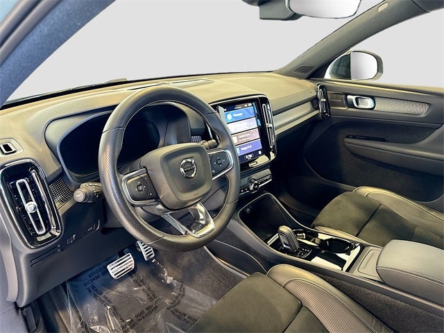 2021 Volvo XC40 Recharge Pure Electric P8