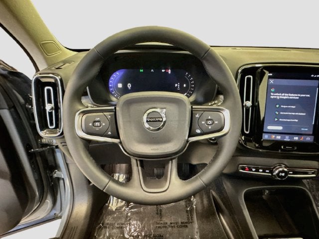 2023 Volvo XC40 B5 Plus Dark Theme