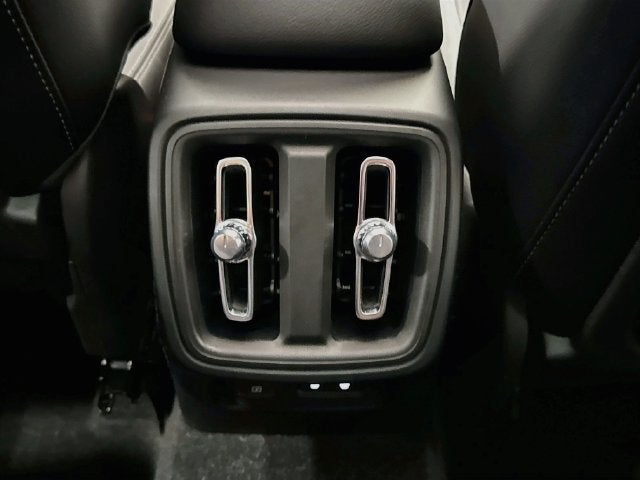 2023 Volvo XC40 B5 Plus Dark Theme