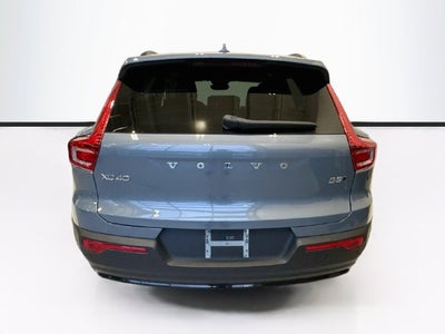 2023 Volvo XC40 B5 Plus Dark Theme
