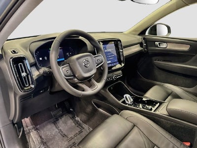 2023 Volvo XC40 B5 Plus Dark Theme