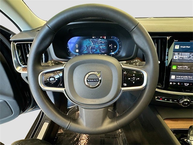 2025 Volvo V60 Cross Country B5 Plus