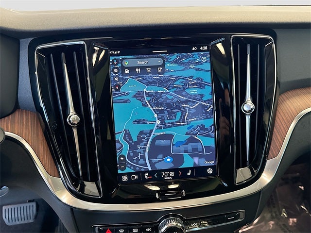 2025 Volvo V60 Cross Country B5 Plus