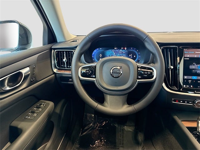 2025 Volvo V60 Cross Country B5 Plus