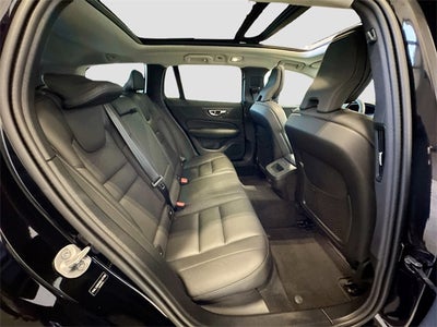 2025 Volvo V60 Cross Country B5 Plus
