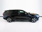 2025 Volvo V60 Cross Country B5 Plus