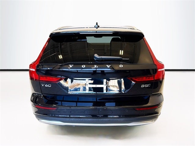 2025 Volvo V60 Cross Country B5 Plus